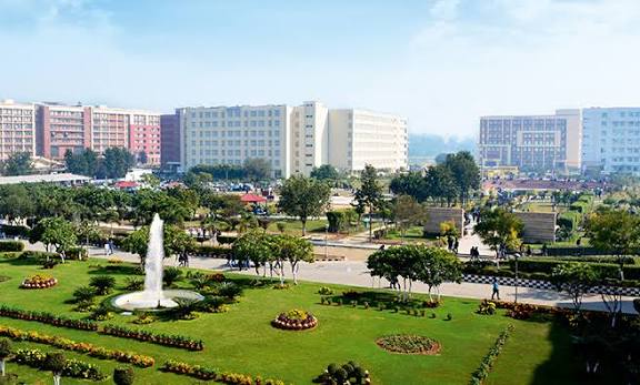 Chandigarh University banner 3